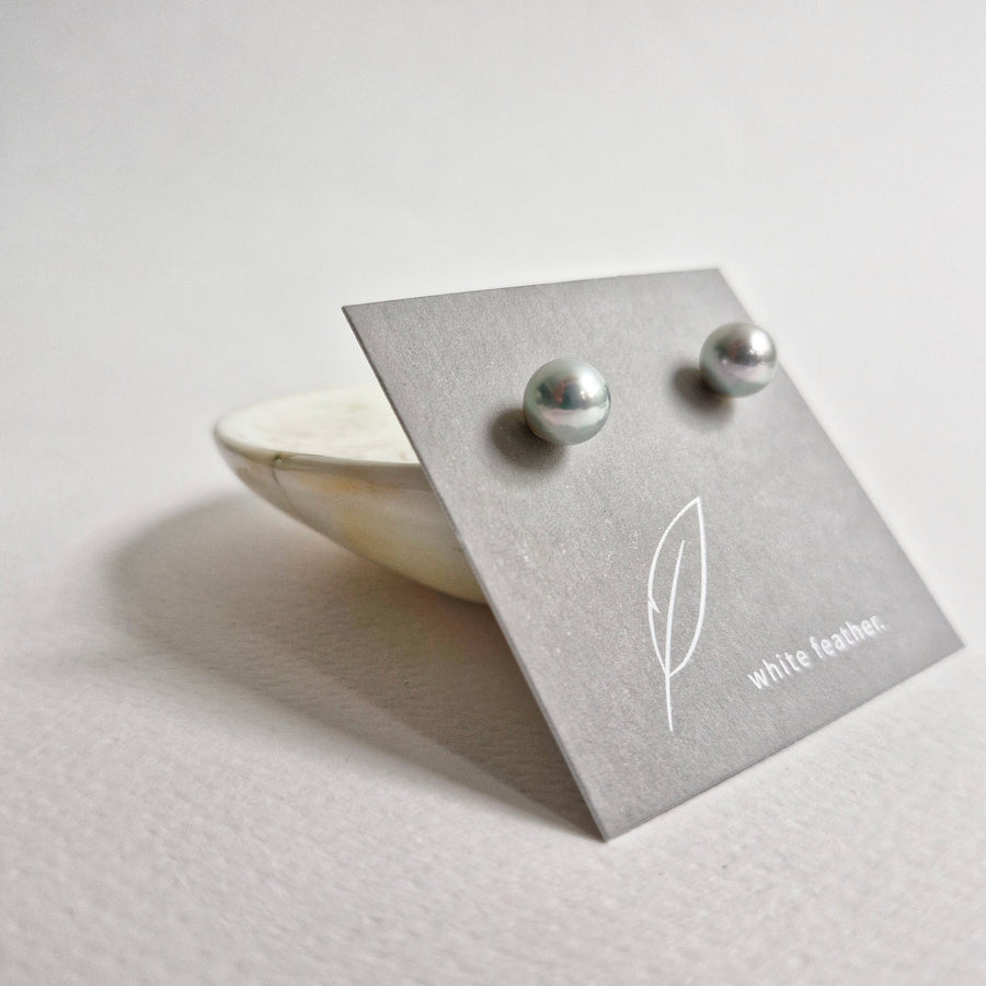 Akoya Pearl Earstuds #15 (Silver Grey/Blue Overtone) / 14k Gold-filled
