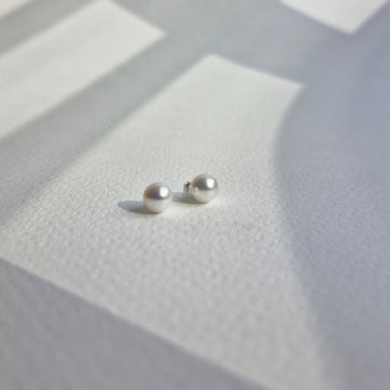 Freshwater Pearl Earstuds (5mm) / 14k Gold-filled