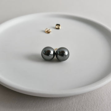 Monoco Pearl Stud Earrings