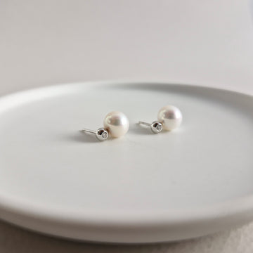 OVA Freshwater Pearl Earrings