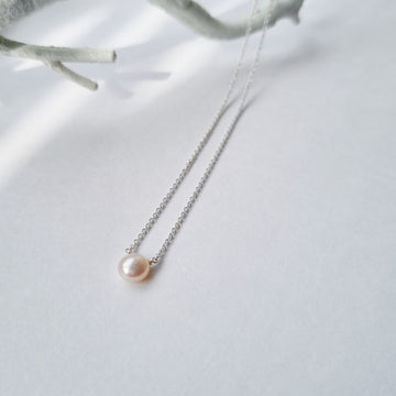 Blanche Necklace / Light Peach Small Freshwater Pearl Necklace