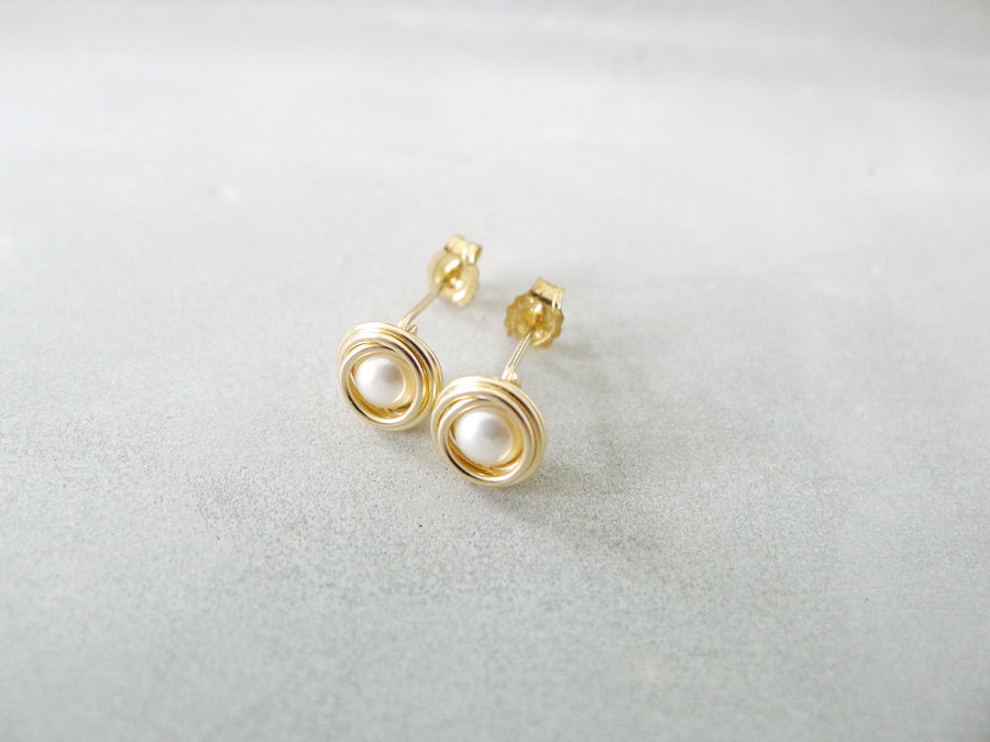 Branka Stud Earrings / Fresh water Pearls