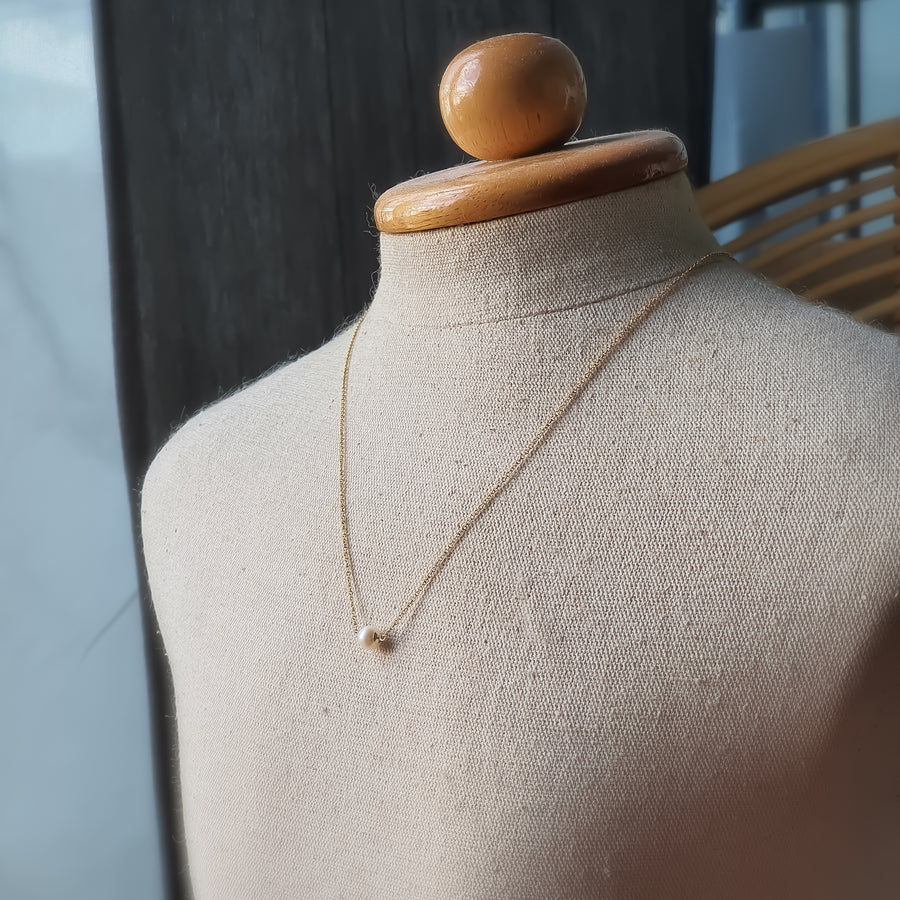 Katrice Necklace / Freshwater Pearl